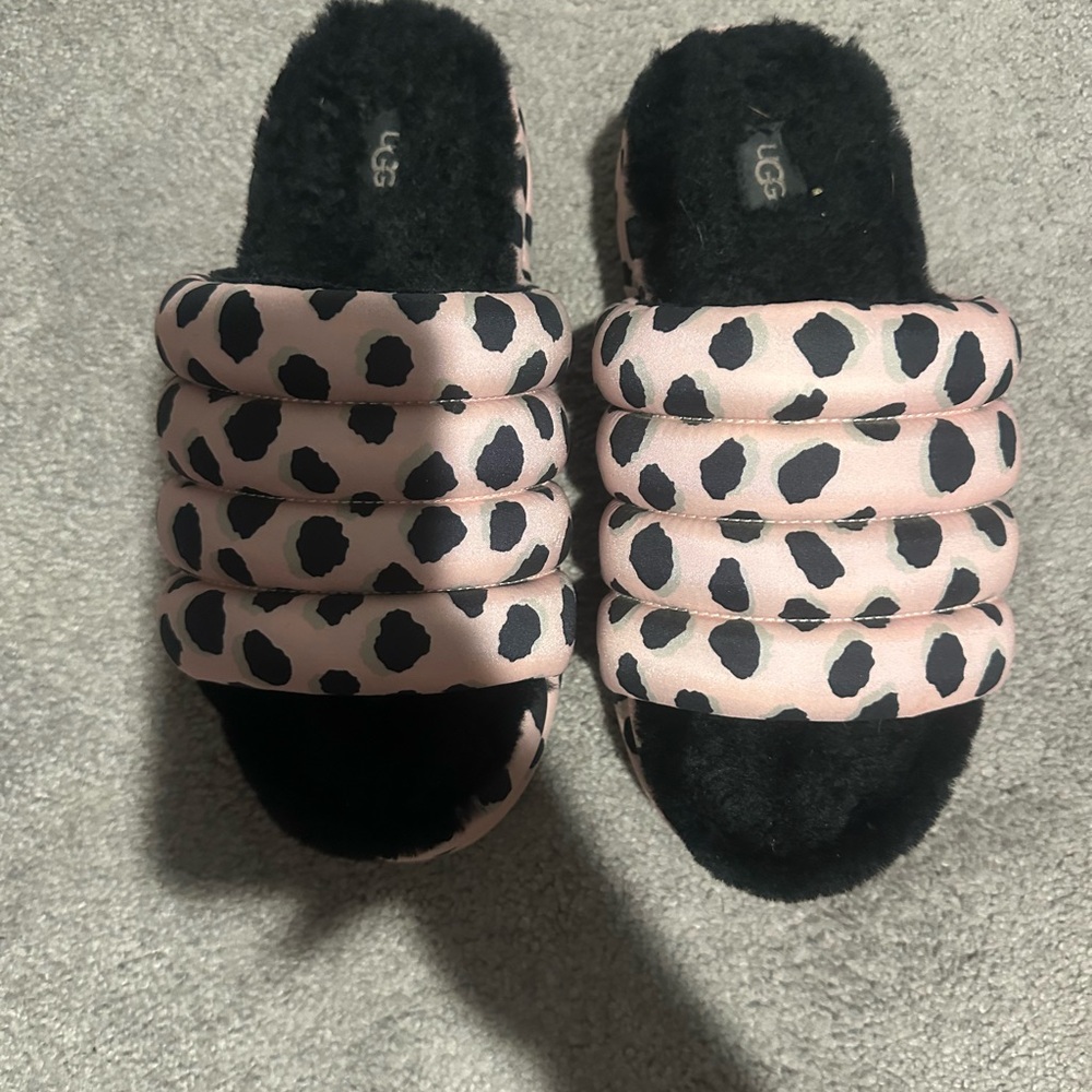 UGG Women's Black and Pink Patterned Slippers